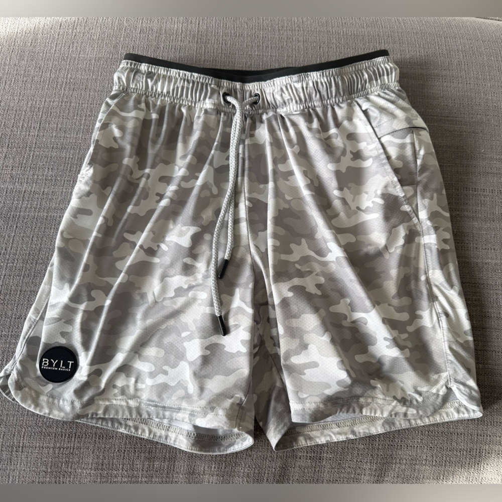 Bylt men’s Training Shorts size medium drawstring good condition